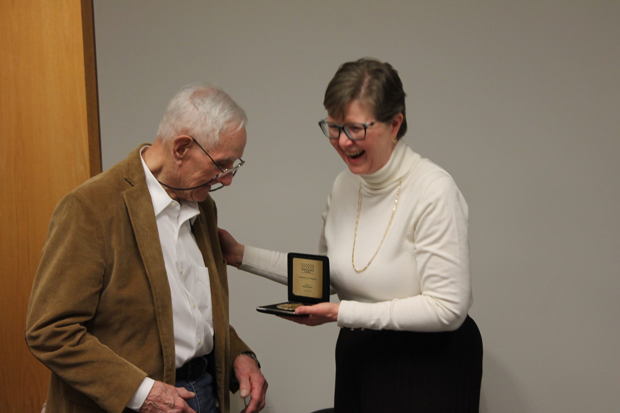 Michel Mainville reçoit la médaille de la députée de l&rsquo;Assemblée nationale du Québec